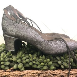 Anthropologie silver metallic lace up pumps sz 7